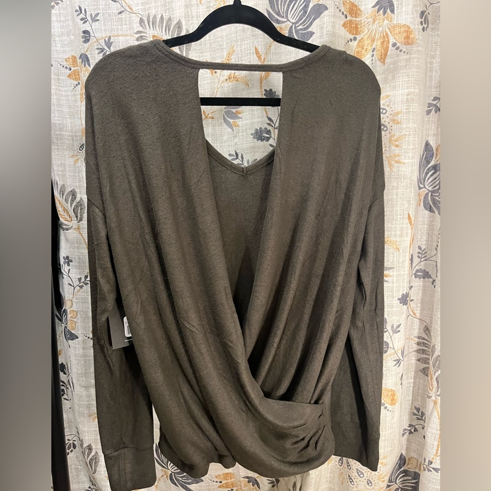 Open Back Long Sleeve Top, Medium NEW